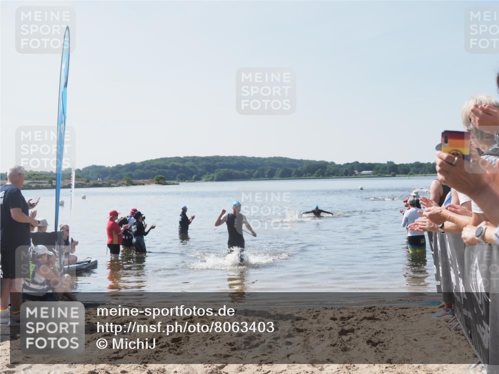 22.06.2025 - Viking Triathlon MichiJ http://msf.ph/oto/8063403 22.06.2025 10:24:53 Schwimmen 4, 329, 521 meine-sportfotos.de