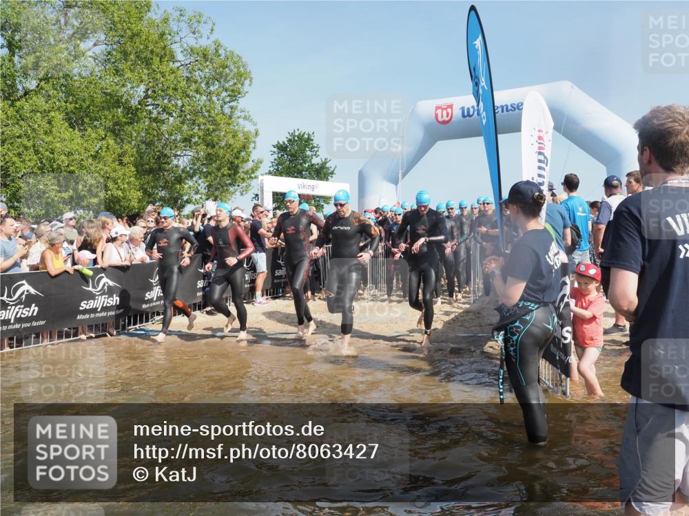 22.06.2025 - Viking Triathlon KatJ http://msf.ph/oto/8063427 22.06.2025 10:02:38 Schwimmen 114, 161, 188, 189, 193, 264, 297, 366, 427, 429, 513, 520, 532, 546, 549 meine-sportfotos.de