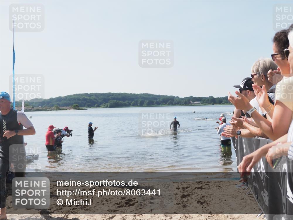 22.06.2025 - Viking Triathlon MichiJ http://msf.ph/oto/8063441 22.06.2025 10:24:57 Schwimmen 4, 329, 521 meine-sportfotos.de