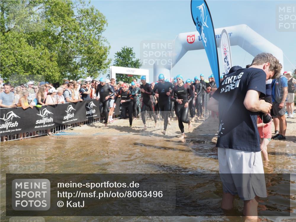 22.06.2025 - Viking Triathlon KatJ http://msf.ph/oto/8063496 22.06.2025 10:02:48 Schwimmen 40, 98, 161, 164, 264, 323, 340, 366, 427, 429, 430, 486, 548, 552, 608 meine-sportfotos.de