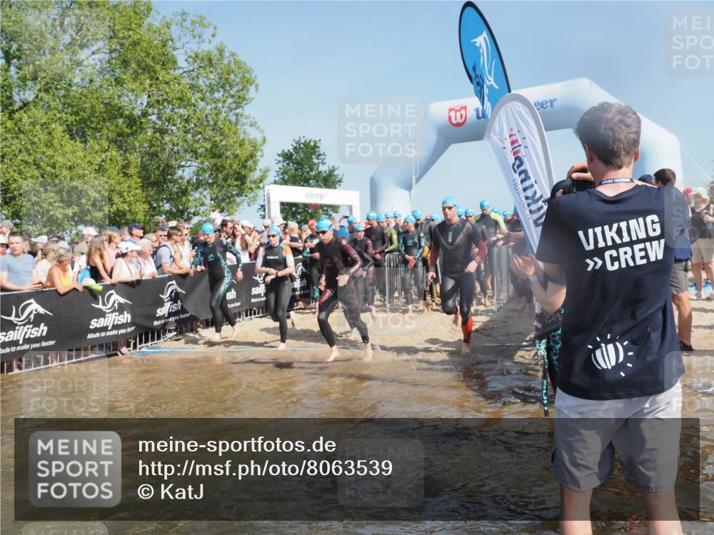 22.06.2025 - Viking Triathlon KatJ http://msf.ph/oto/8063539 22.06.2025 10:02:53 Schwimmen 5, 40, 43, 47, 98, 154, 164, 323, 340, 430, 475, 486, 548, 552, 554, 608 meine-sportfotos.de