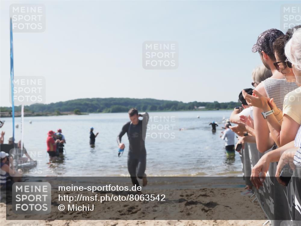 22.06.2025 - Viking Triathlon MichiJ http://msf.ph/oto/8063542 22.06.2025 10:25:09 Schwimmen 4, 521 meine-sportfotos.de