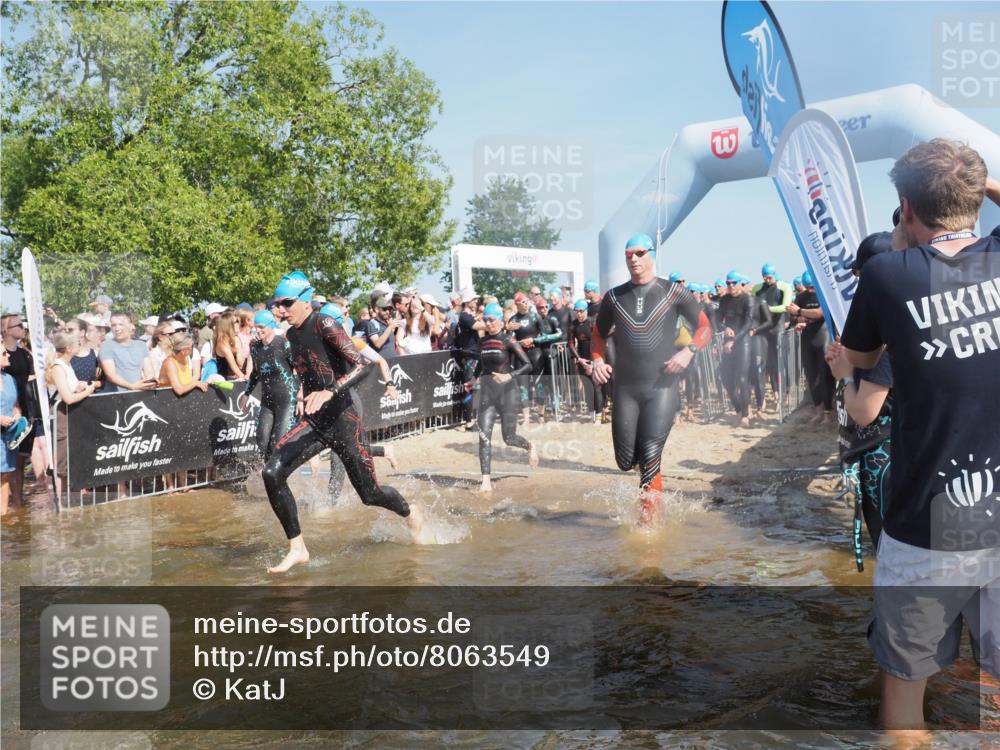 22.06.2025 - Viking Triathlon KatJ http://msf.ph/oto/8063549 22.06.2025 10:02:53 Schwimmen 5, 40, 43, 47, 98, 154, 164, 323, 340, 430, 475, 486, 548, 552, 554, 608 meine-sportfotos.de