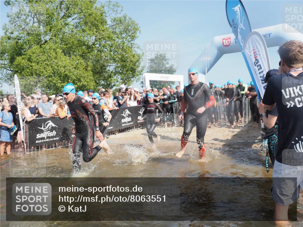 22.06.2025 - Viking Triathlon KatJ http://msf.ph/oto/8063551 22.06.2025 10:02:53 Schwimmen 5, 40, 43, 47, 98, 154, 164, 323, 340, 430, 475, 486, 548, 552, 554, 608 meine-sportfotos.de