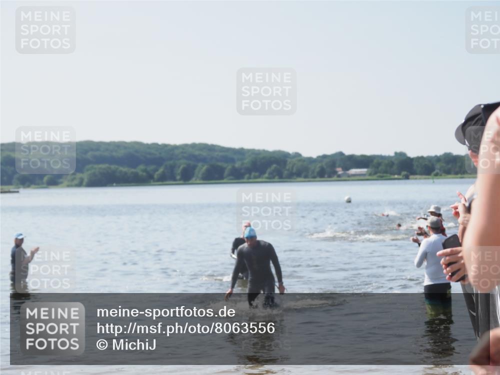 22.06.2025 - Viking Triathlon MichiJ http://msf.ph/oto/8063556 22.06.2025 10:25:24 Schwimmen 122, 641 meine-sportfotos.de