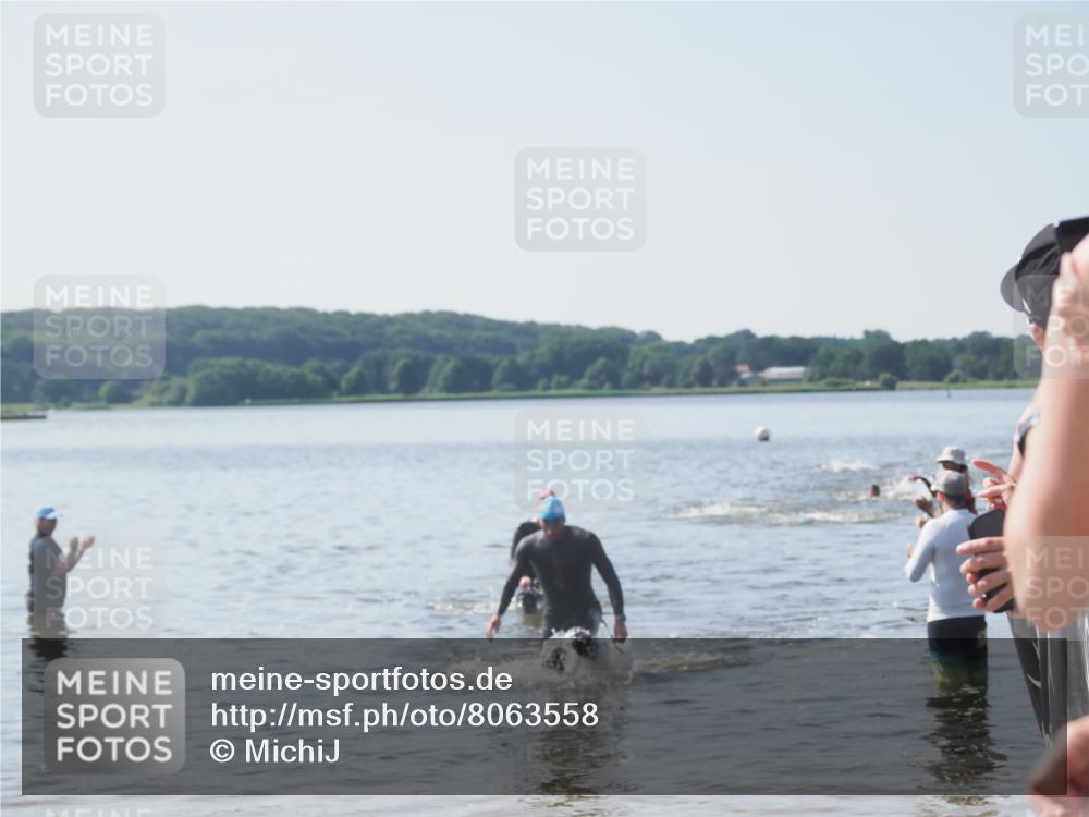 22.06.2025 - Viking Triathlon MichiJ http://msf.ph/oto/8063558 22.06.2025 10:25:25 Schwimmen 122, 641 meine-sportfotos.de