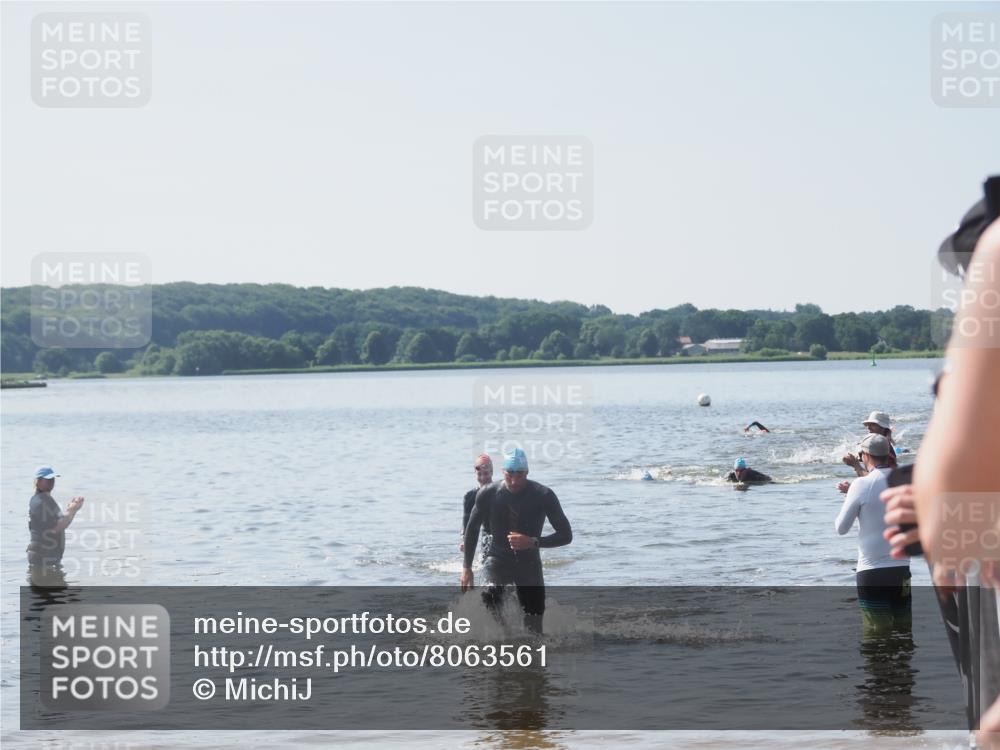 22.06.2025 - Viking Triathlon MichiJ http://msf.ph/oto/8063561 22.06.2025 10:25:25 Schwimmen 122, 641 meine-sportfotos.de