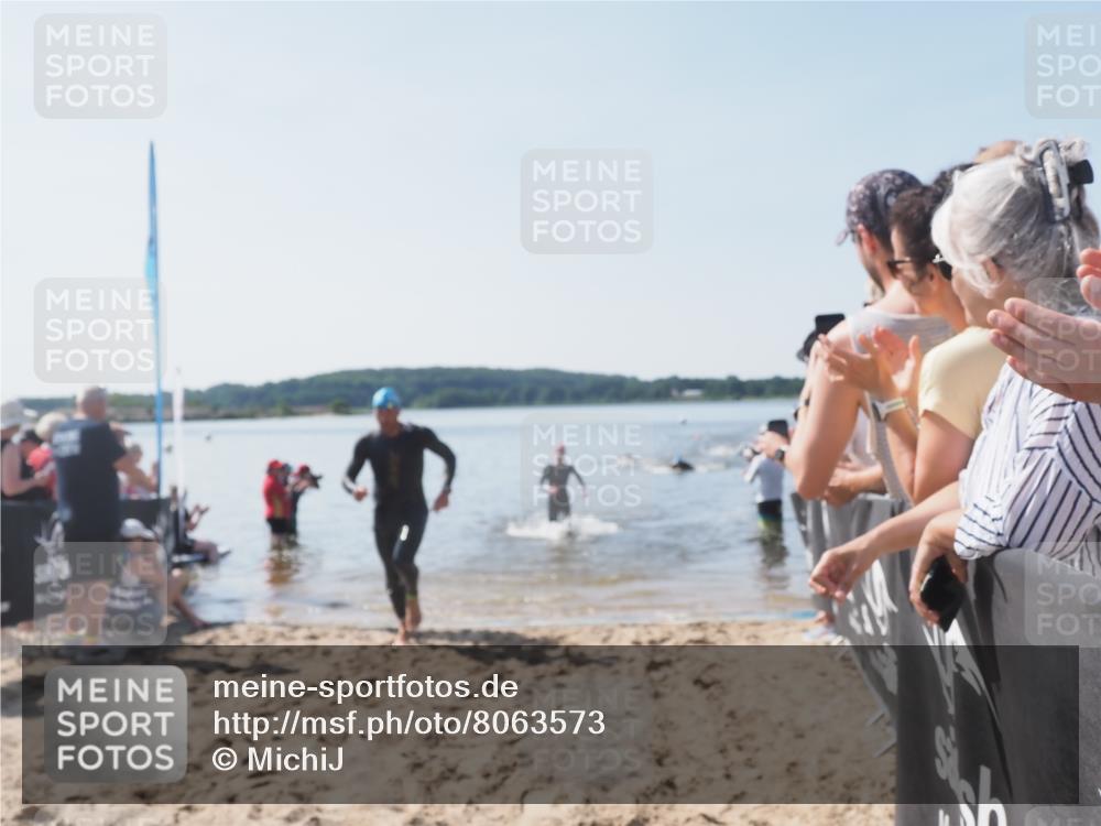 22.06.2025 - Viking Triathlon MichiJ http://msf.ph/oto/8063573 22.06.2025 10:25:29 Schwimmen 2, 122, 641 meine-sportfotos.de