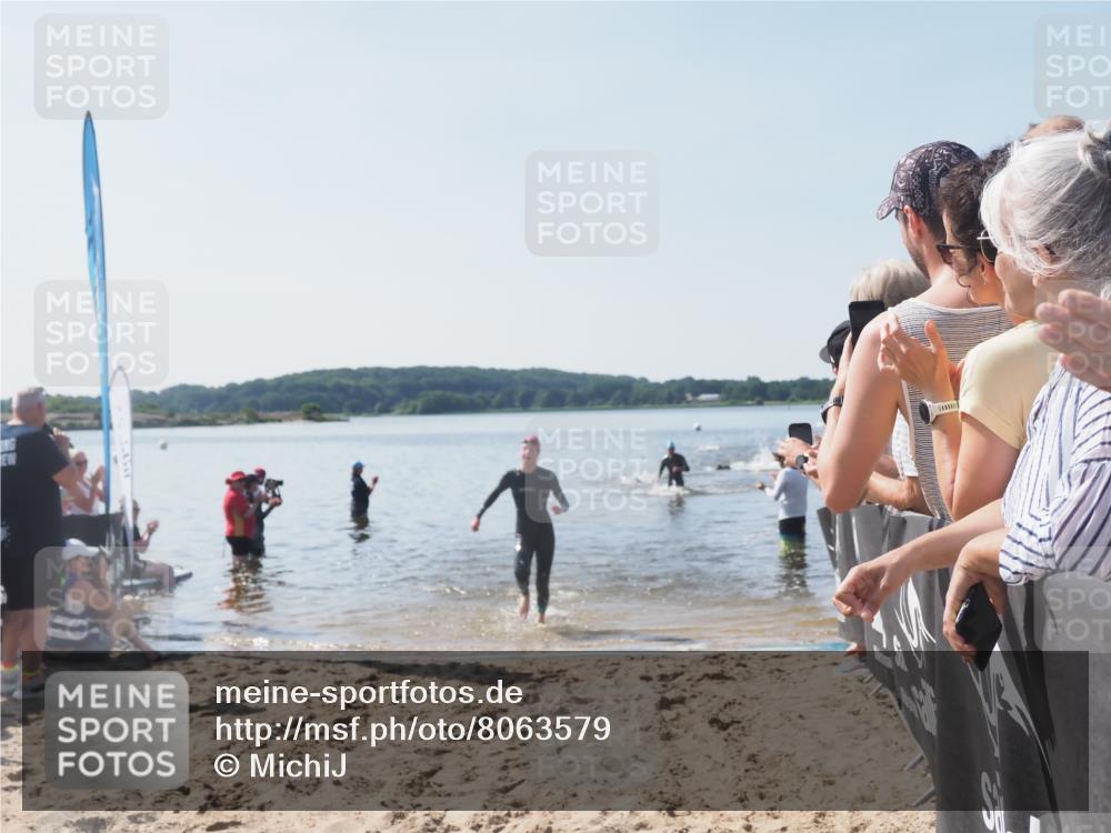 22.06.2025 - Viking Triathlon MichiJ http://msf.ph/oto/8063579 22.06.2025 10:25:32 Schwimmen 2, 122, 420, 641 meine-sportfotos.de