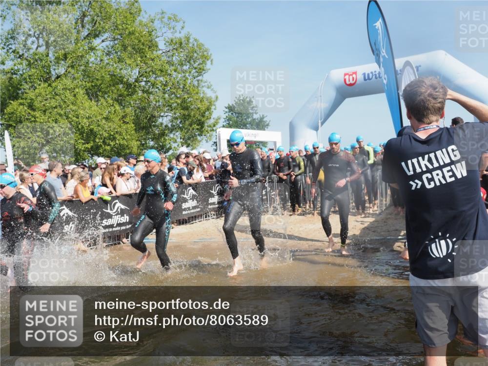 22.06.2025 - Viking Triathlon KatJ http://msf.ph/oto/8063589 22.06.2025 10:02:58 Schwimmen 5, 40, 43, 47, 101, 154, 164, 233, 340, 398, 475, 548, 554, 608, 632 meine-sportfotos.de