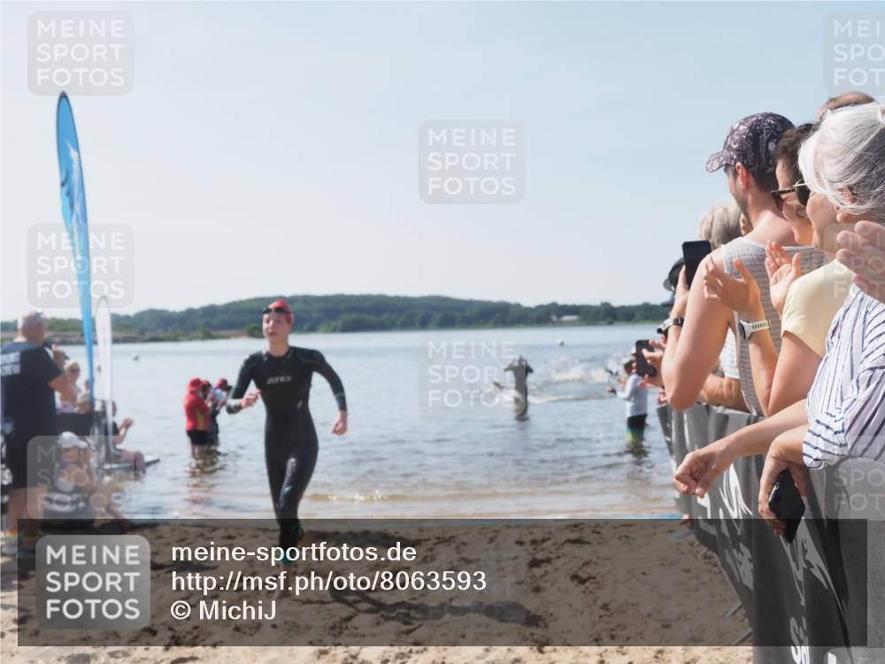 22.06.2025 - Viking Triathlon MichiJ http://msf.ph/oto/8063593 22.06.2025 10:25:33 Schwimmen 2, 420, 641 meine-sportfotos.de