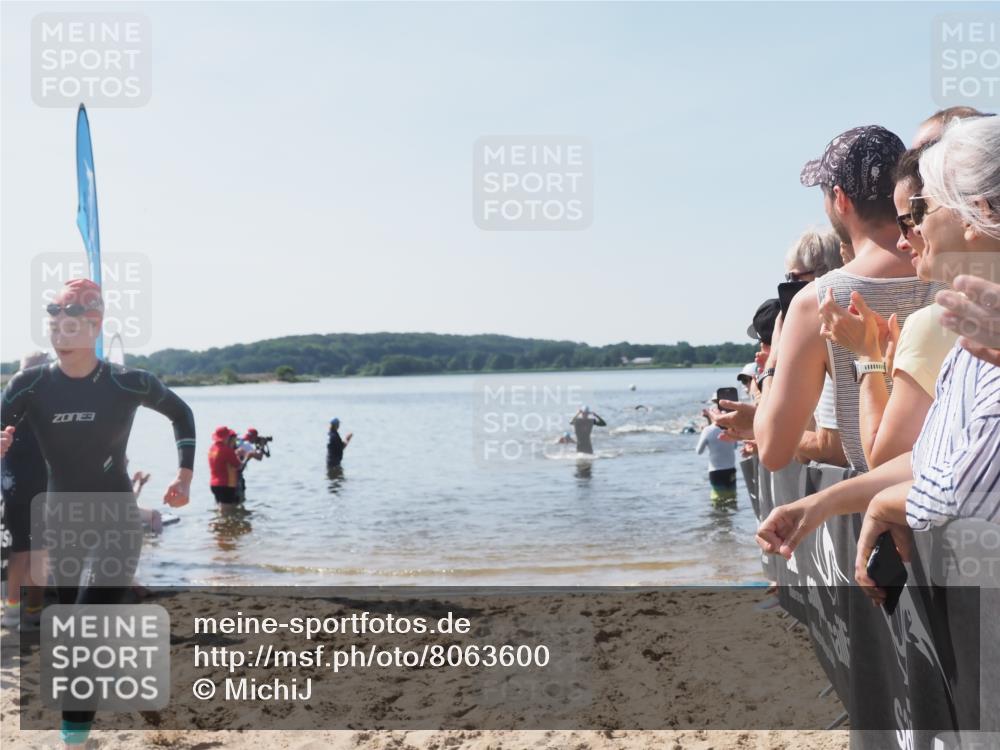 22.06.2025 - Viking Triathlon MichiJ http://msf.ph/oto/8063600 22.06.2025 10:25:34 Schwimmen 2, 420, 544, 641 meine-sportfotos.de