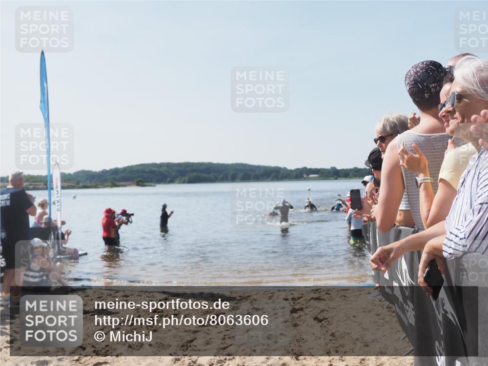 22.06.2025 - Viking Triathlon MichiJ http://msf.ph/oto/8063606 22.06.2025 10:25:35 Schwimmen 2, 420, 485, 544, 641 meine-sportfotos.de