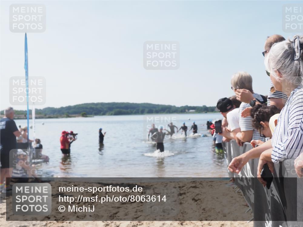 22.06.2025 - Viking Triathlon MichiJ http://msf.ph/oto/8063614 22.06.2025 10:25:41 Schwimmen 2, 10, 420, 455, 485, 544, 557 meine-sportfotos.de