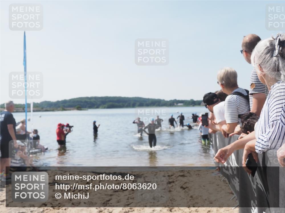 22.06.2025 - Viking Triathlon MichiJ http://msf.ph/oto/8063620 22.06.2025 10:25:42 Schwimmen 2, 10, 420, 455, 485, 544, 557 meine-sportfotos.de