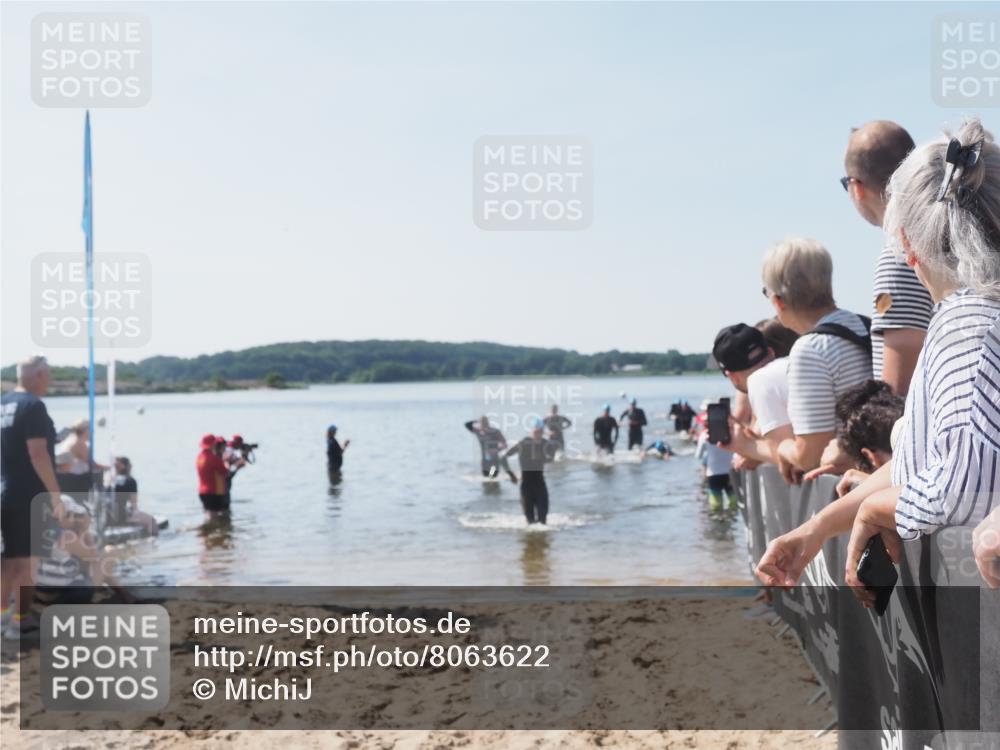 22.06.2025 - Viking Triathlon MichiJ http://msf.ph/oto/8063622 22.06.2025 10:25:42 Schwimmen 2, 10, 420, 455, 485, 544, 557 meine-sportfotos.de