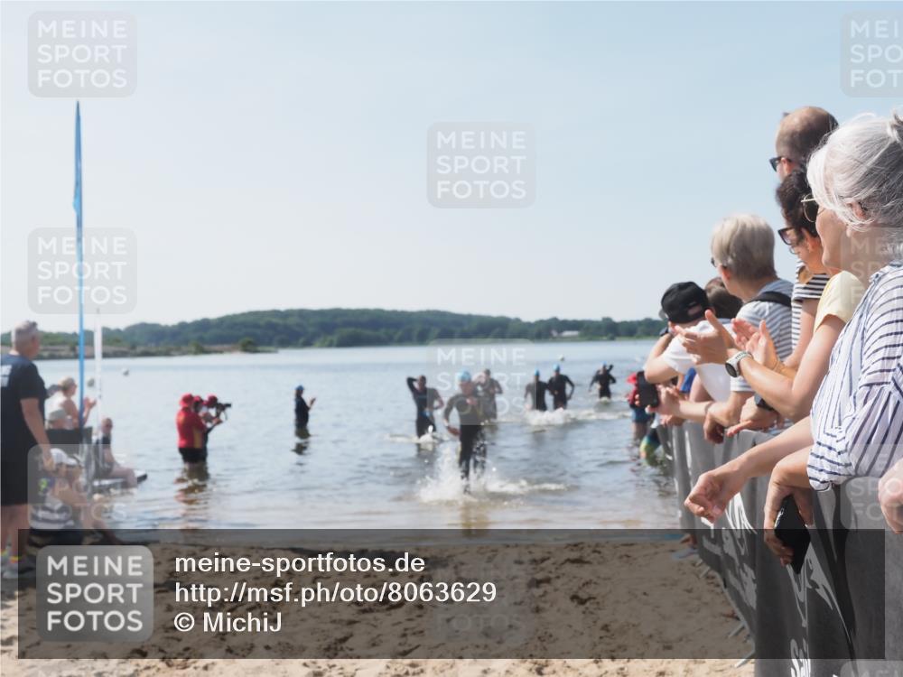 22.06.2025 - Viking Triathlon MichiJ http://msf.ph/oto/8063629 22.06.2025 10:25:43 Schwimmen 2, 10, 420, 455, 485, 544, 557 meine-sportfotos.de