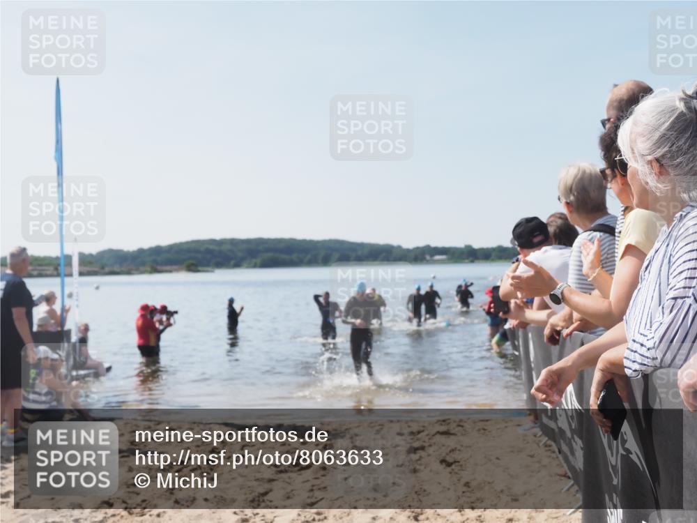 22.06.2025 - Viking Triathlon MichiJ http://msf.ph/oto/8063633 22.06.2025 10:25:43 Schwimmen 2, 10, 420, 455, 485, 544, 557 meine-sportfotos.de
