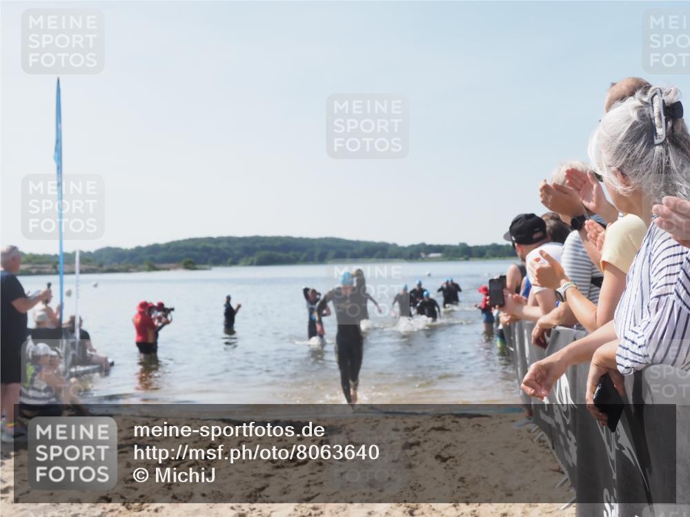 22.06.2025 - Viking Triathlon MichiJ http://msf.ph/oto/8063640 22.06.2025 10:25:45 Schwimmen 2, 10, 420, 455, 485, 544, 557 meine-sportfotos.de