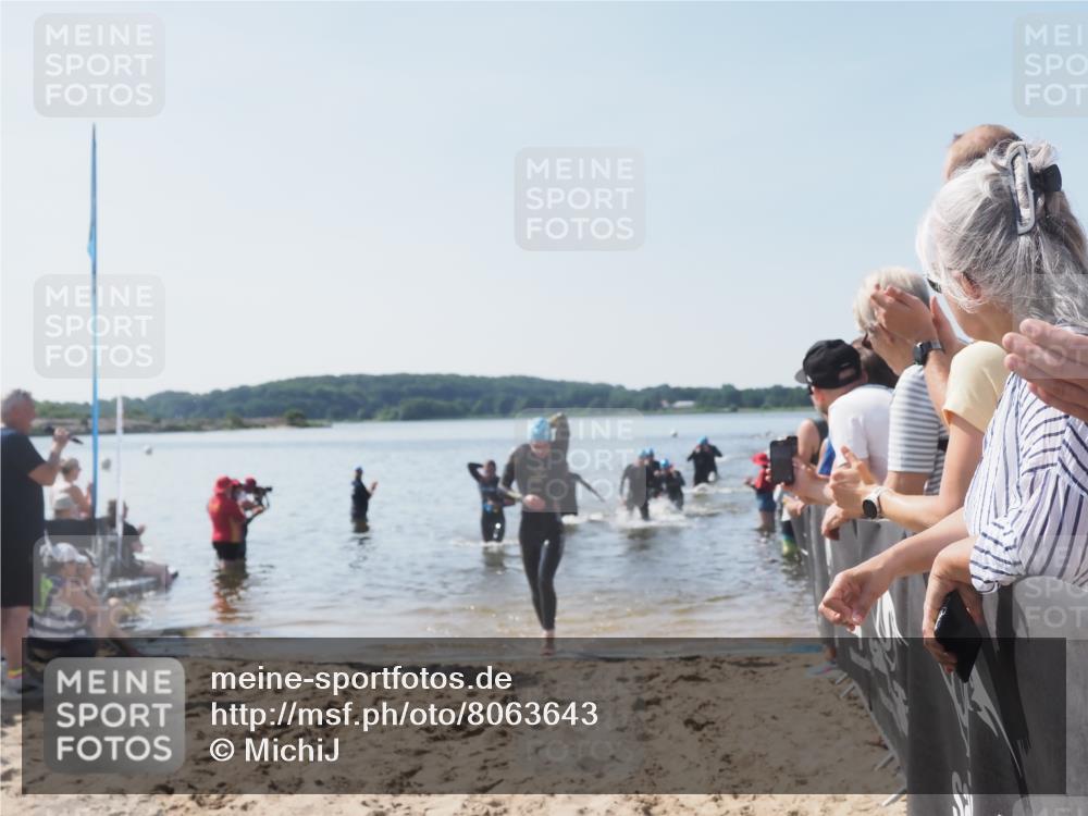 22.06.2025 - Viking Triathlon MichiJ http://msf.ph/oto/8063643 22.06.2025 10:25:45 Schwimmen 2, 10, 420, 455, 485, 544, 557 meine-sportfotos.de