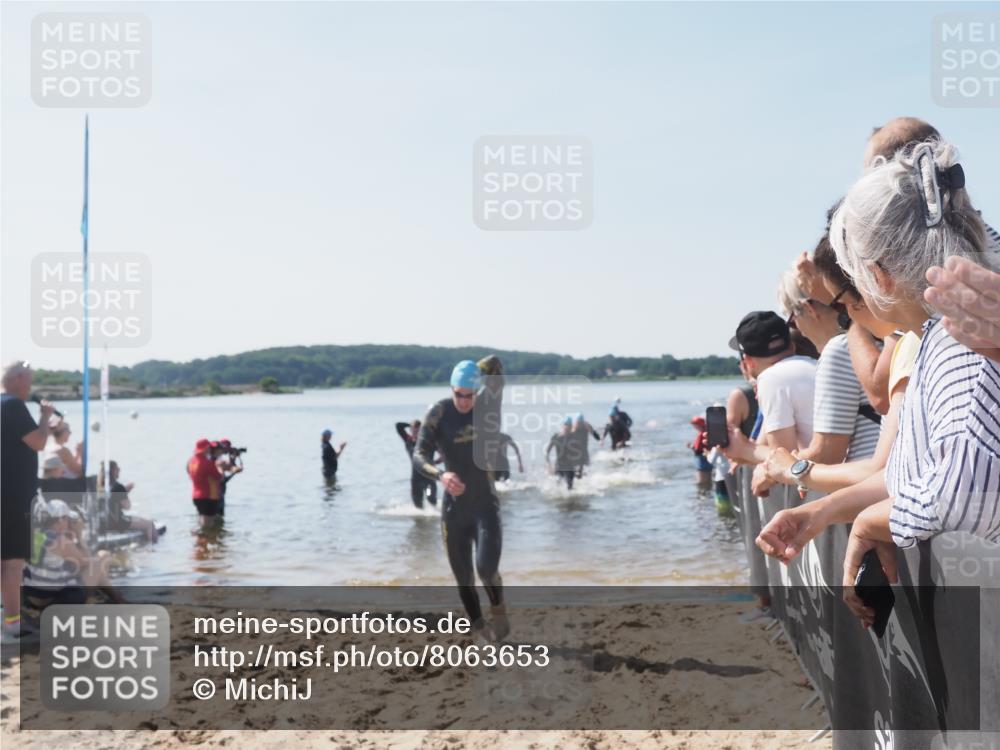 22.06.2025 - Viking Triathlon MichiJ http://msf.ph/oto/8063653 22.06.2025 10:25:46 Schwimmen 2, 10, 49, 420, 455, 485, 544, 557 meine-sportfotos.de