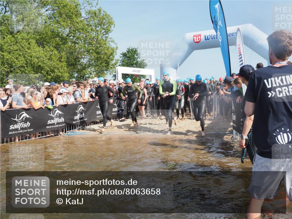 22.06.2025 - Viking Triathlon KatJ http://msf.ph/oto/8063658 22.06.2025 10:03:08 Schwimmen 101, 177, 187, 204, 208, 233, 334, 349, 398, 478, 505, 524, 602, 632 meine-sportfotos.de