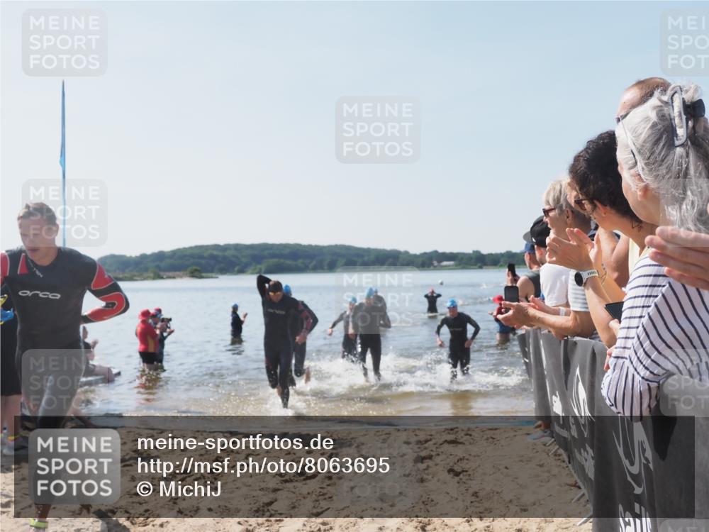 22.06.2025 - Viking Triathlon MichiJ http://msf.ph/oto/8063695 22.06.2025 10:25:52 Schwimmen 10, 49, 420, 455, 485, 544, 557, 642 meine-sportfotos.de