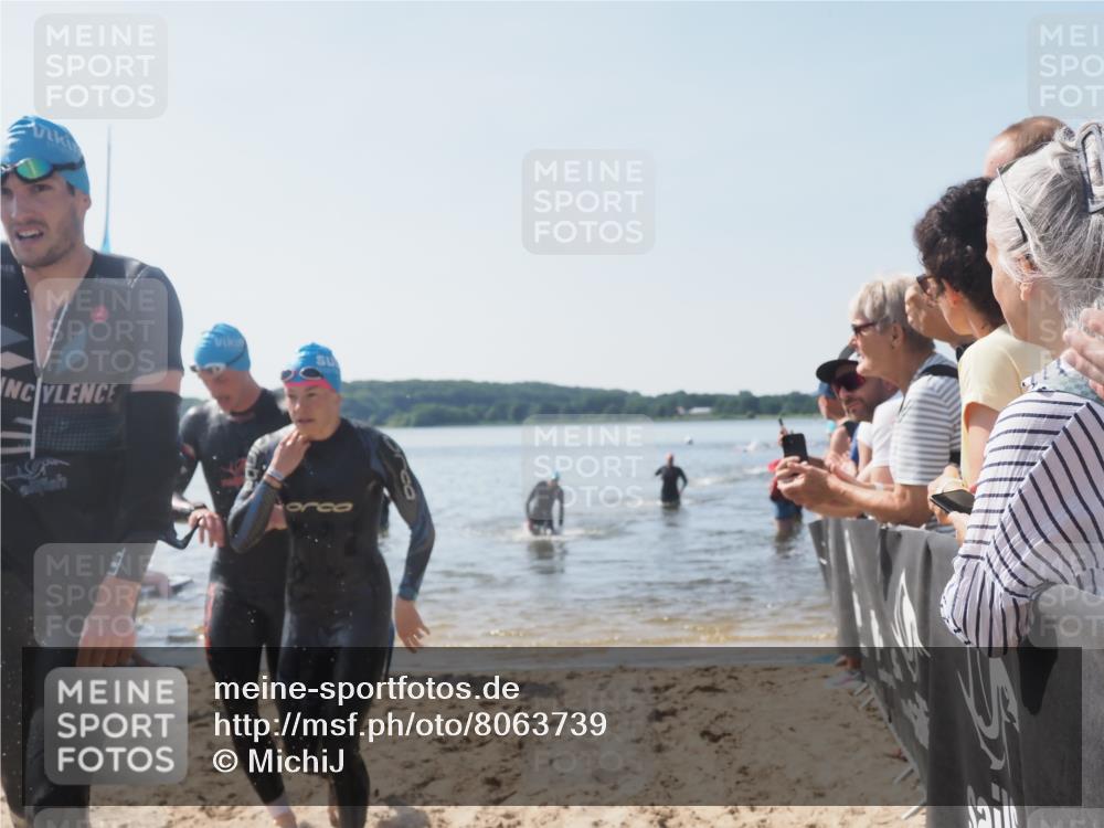 22.06.2025 - Viking Triathlon MichiJ http://msf.ph/oto/8063739 22.06.2025 10:25:57 Schwimmen 10, 49, 455, 557, 617, 642 meine-sportfotos.de