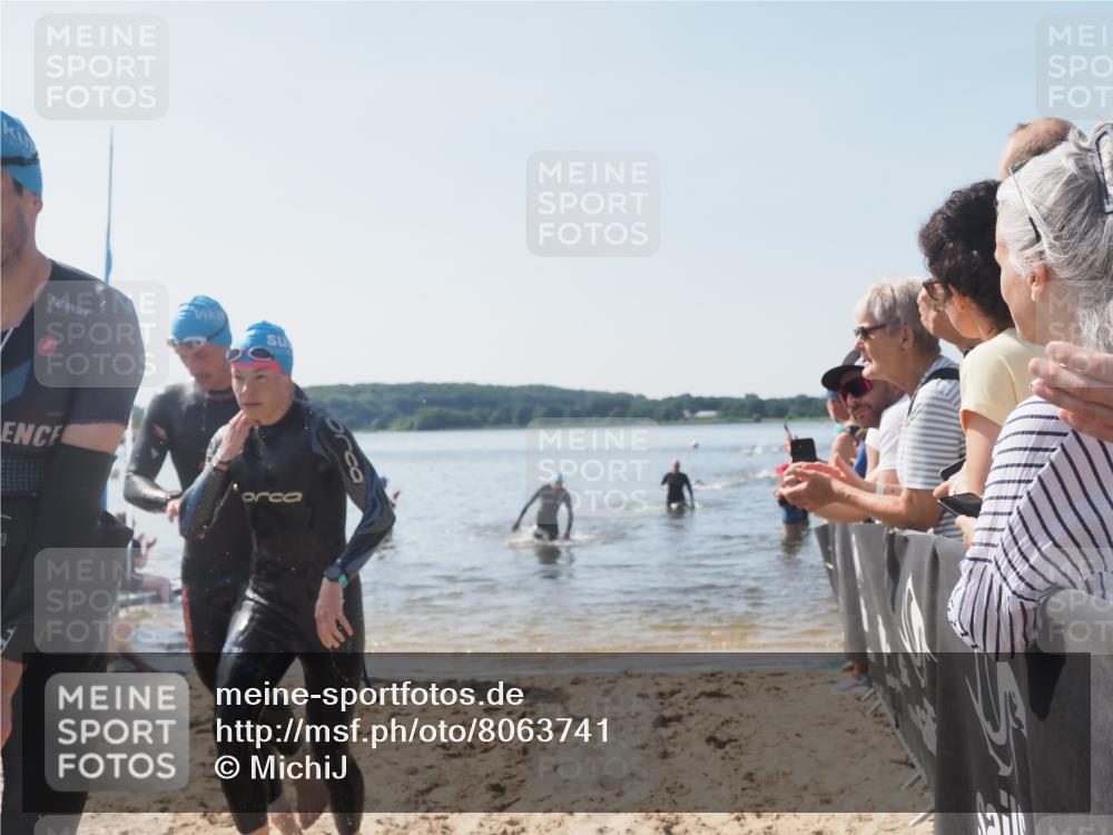 22.06.2025 - Viking Triathlon MichiJ http://msf.ph/oto/8063741 22.06.2025 10:25:57 Schwimmen 10, 49, 455, 557, 617, 642 meine-sportfotos.de