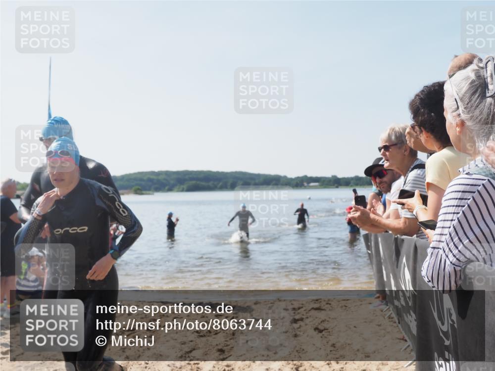 22.06.2025 - Viking Triathlon MichiJ http://msf.ph/oto/8063744 22.06.2025 10:25:57 Schwimmen 10, 49, 455, 557, 617, 642 meine-sportfotos.de