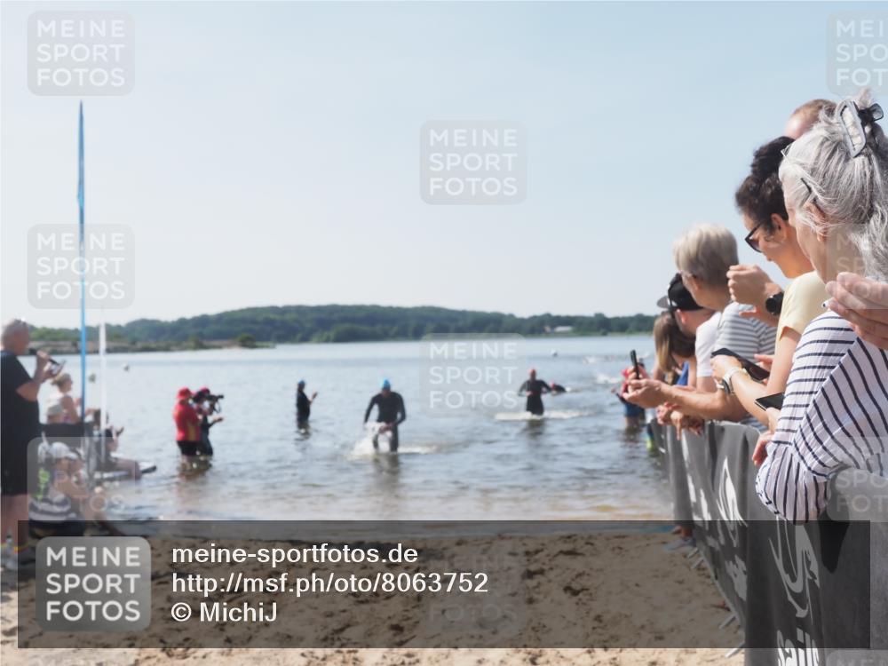 22.06.2025 - Viking Triathlon MichiJ http://msf.ph/oto/8063752 22.06.2025 10:26:00 Schwimmen 49, 617, 642 meine-sportfotos.de