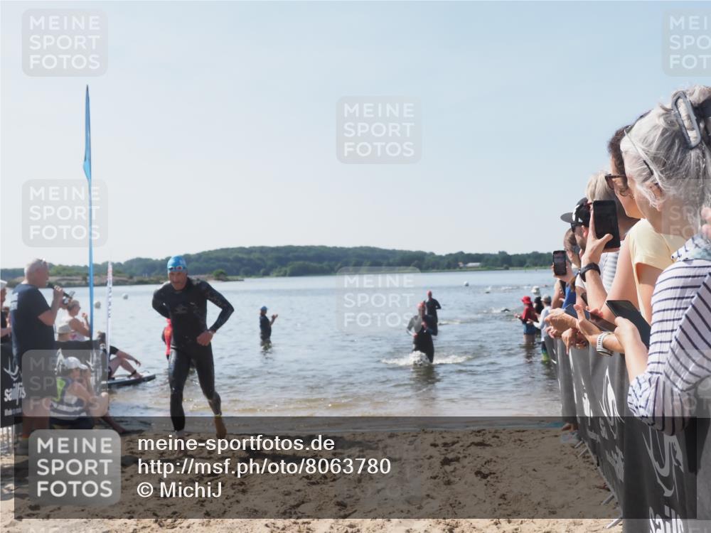 22.06.2025 - Viking Triathlon MichiJ http://msf.ph/oto/8063780 22.06.2025 10:26:04 Schwimmen 9, 49, 617, 642 meine-sportfotos.de