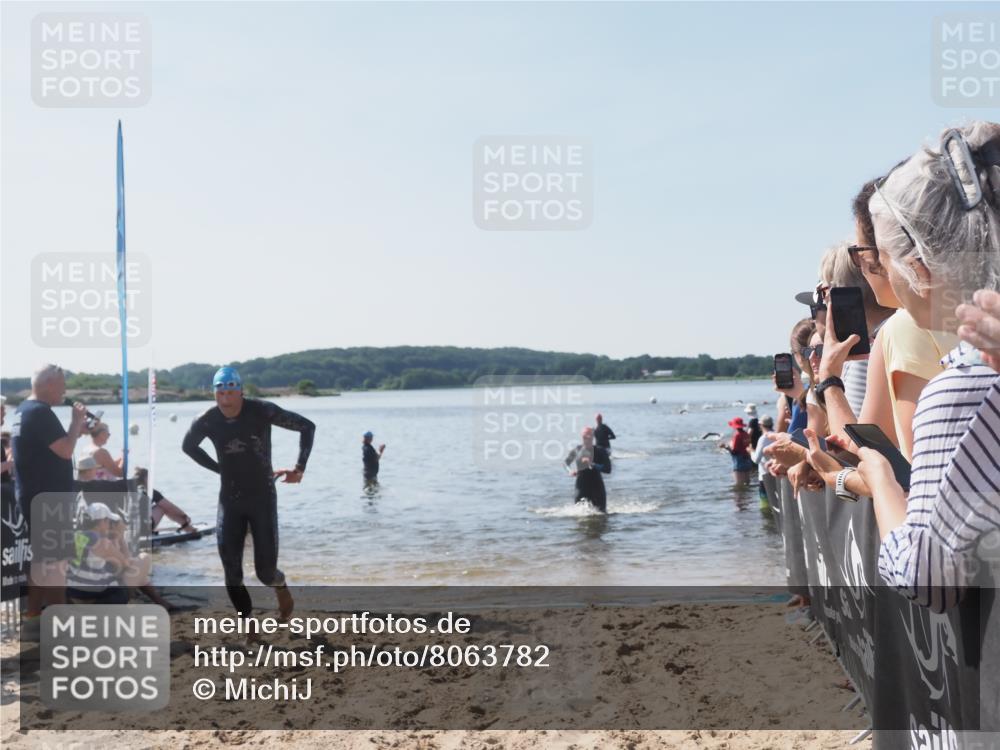 22.06.2025 - Viking Triathlon MichiJ http://msf.ph/oto/8063782 22.06.2025 10:26:04 Schwimmen 9, 49, 617, 642 meine-sportfotos.de