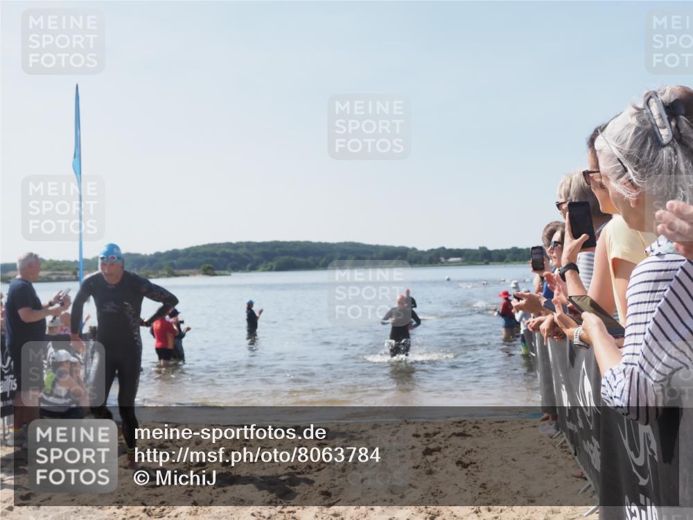 22.06.2025 - Viking Triathlon MichiJ http://msf.ph/oto/8063784 22.06.2025 10:26:05 Schwimmen 9, 49, 526, 617, 642 meine-sportfotos.de