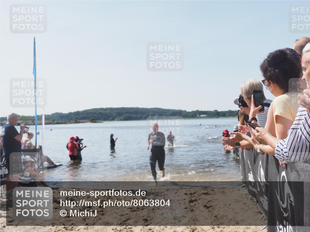 22.06.2025 - Viking Triathlon MichiJ http://msf.ph/oto/8063804 22.06.2025 10:26:08 Schwimmen 9, 526, 617, 642 meine-sportfotos.de