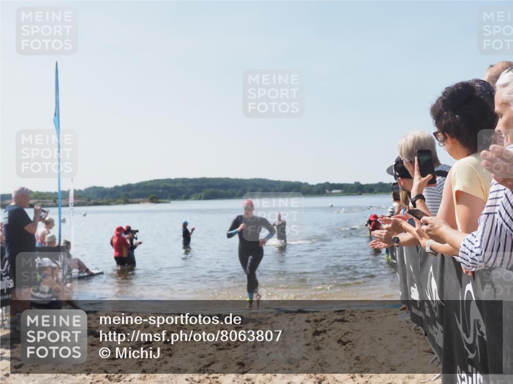 22.06.2025 - Viking Triathlon MichiJ http://msf.ph/oto/8063807 22.06.2025 10:26:08 Schwimmen 9, 526, 617, 642 meine-sportfotos.de