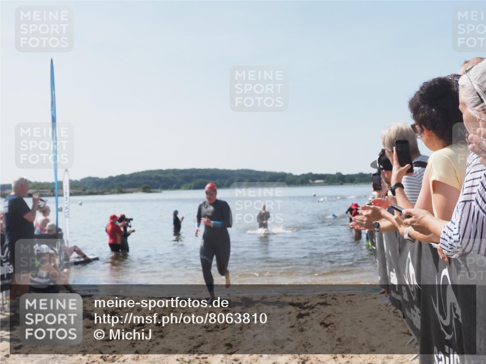 22.06.2025 - Viking Triathlon MichiJ http://msf.ph/oto/8063810 22.06.2025 10:26:08 Schwimmen 9, 526, 617, 642 meine-sportfotos.de