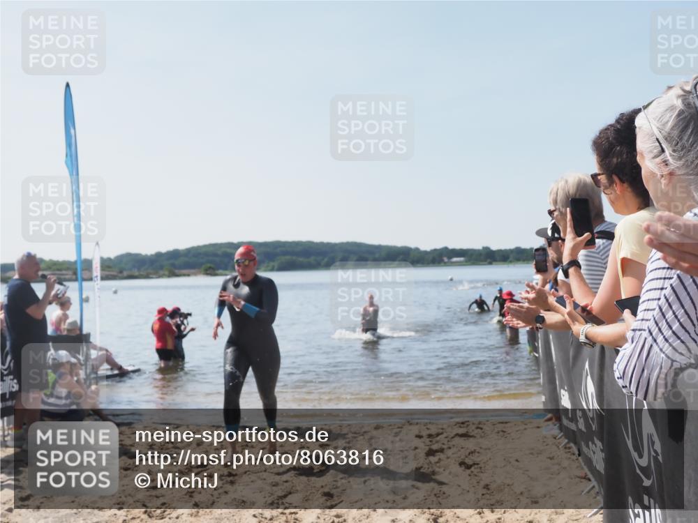 22.06.2025 - Viking Triathlon MichiJ http://msf.ph/oto/8063816 22.06.2025 10:26:09 Schwimmen 9, 526, 617, 642 meine-sportfotos.de