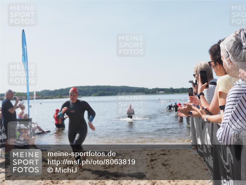 22.06.2025 - Viking Triathlon MichiJ http://msf.ph/oto/8063819 22.06.2025 10:26:09 Schwimmen 9, 526, 617, 642 meine-sportfotos.de