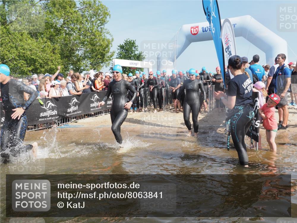 22.06.2025 - Viking Triathlon KatJ http://msf.ph/oto/8063841 22.06.2025 10:03:30 Schwimmen 25, 42, 58, 88, 179, 182, 221, 251, 324, 332, 434, 454, 556, 645, 659 meine-sportfotos.de
