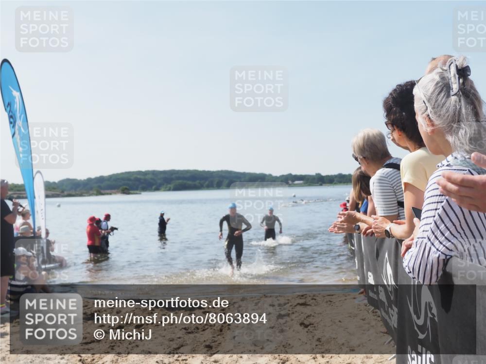 22.06.2025 - Viking Triathlon MichiJ http://msf.ph/oto/8063894 22.06.2025 10:26:19 Schwimmen 9, 526 meine-sportfotos.de