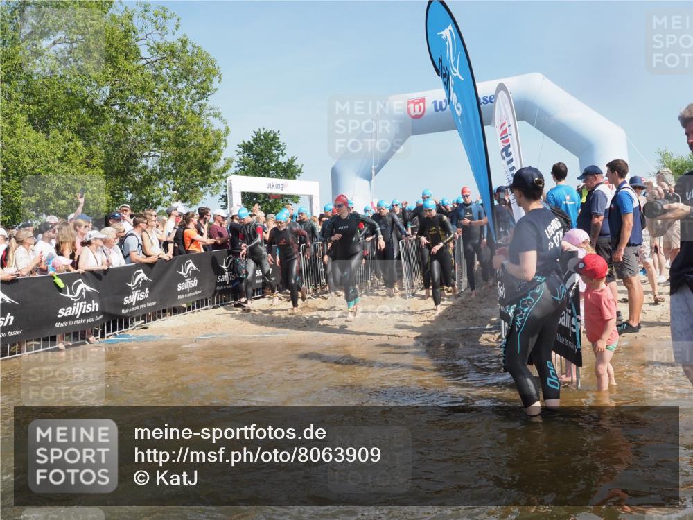 22.06.2025 - Viking Triathlon KatJ http://msf.ph/oto/8063909 22.06.2025 10:03:37 Schwimmen 42, 58, 62, 79, 148, 179, 182, 221, 434, 454, 556, 619, 635, 645, 659 meine-sportfotos.de
