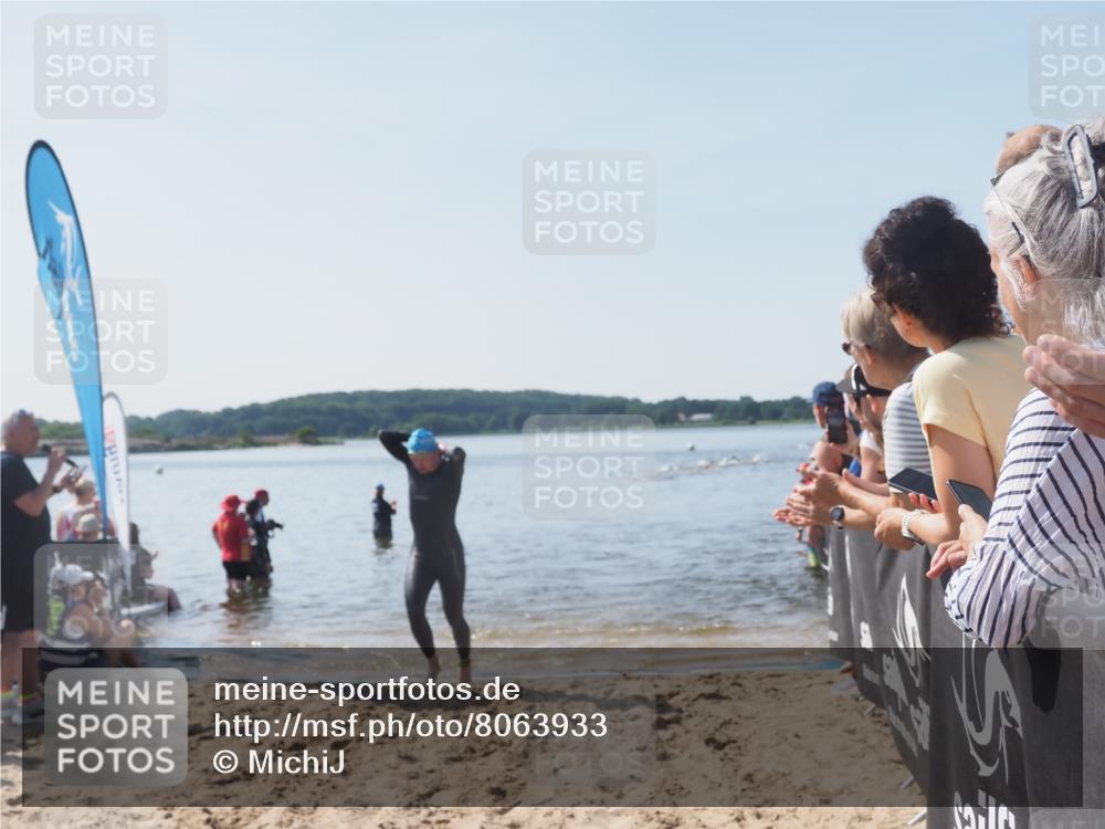 22.06.2025 - Viking Triathlon MichiJ http://msf.ph/oto/8063933 22.06.2025 10:26:24 Schwimmen 526 meine-sportfotos.de