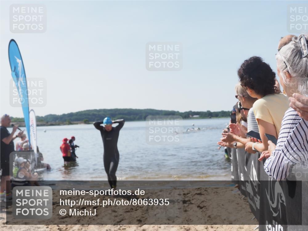 22.06.2025 - Viking Triathlon MichiJ http://msf.ph/oto/8063935 22.06.2025 10:26:24 Schwimmen 526 meine-sportfotos.de