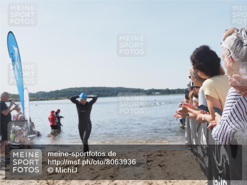 22.06.2025 - Viking Triathlon MichiJ http://msf.ph/oto/8063936 22.06.2025 10:26:24 Schwimmen 526 meine-sportfotos.de