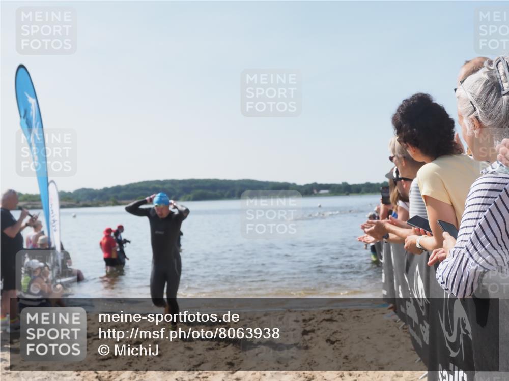 22.06.2025 - Viking Triathlon MichiJ http://msf.ph/oto/8063938 22.06.2025 10:26:24 Schwimmen 526 meine-sportfotos.de