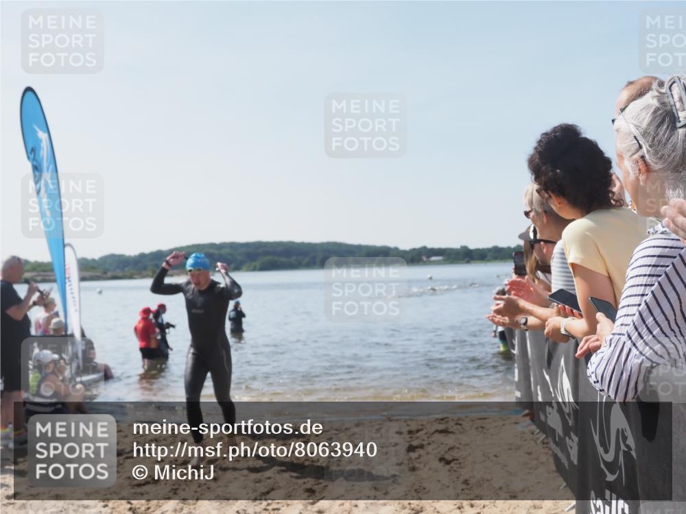 22.06.2025 - Viking Triathlon MichiJ http://msf.ph/oto/8063940 22.06.2025 10:26:24 Schwimmen 526 meine-sportfotos.de