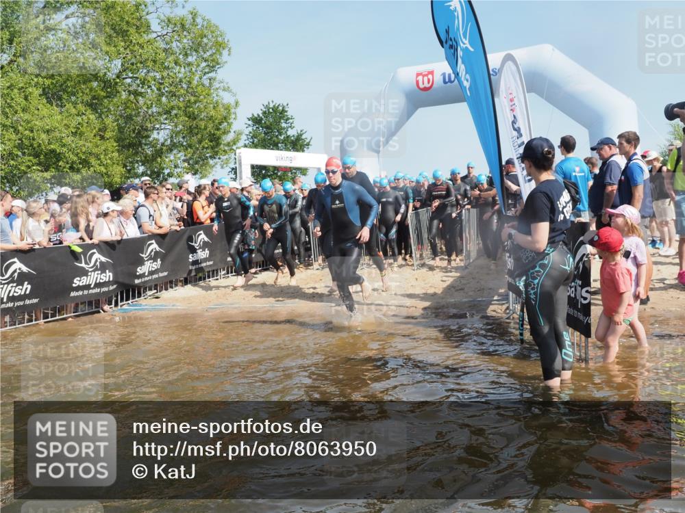 22.06.2025 - Viking Triathlon KatJ http://msf.ph/oto/8063950 22.06.2025 10:03:42 Schwimmen 58, 62, 79, 108, 148, 157, 179, 296, 434, 456, 619, 635, 645, 648, 659 meine-sportfotos.de