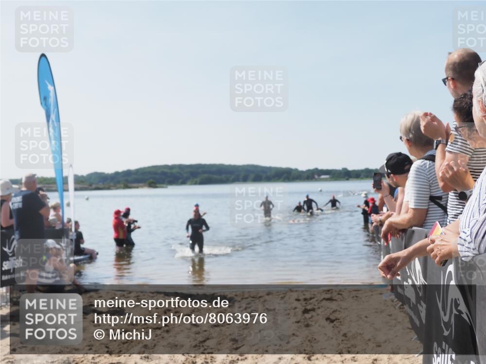22.06.2025 - Viking Triathlon MichiJ http://msf.ph/oto/8063976 22.06.2025 10:26:53 Schwimmen 145, 288, 610, 623, 661 meine-sportfotos.de