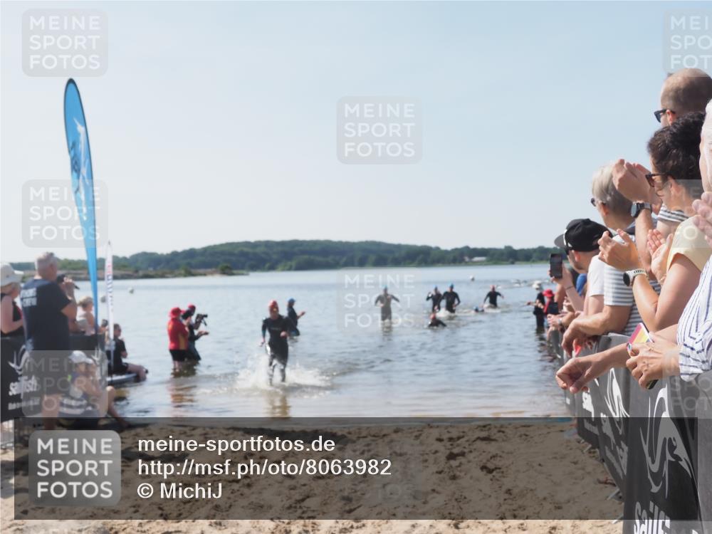 22.06.2025 - Viking Triathlon MichiJ http://msf.ph/oto/8063982 22.06.2025 10:26:54 Schwimmen 52, 145, 288, 610, 623, 661 meine-sportfotos.de